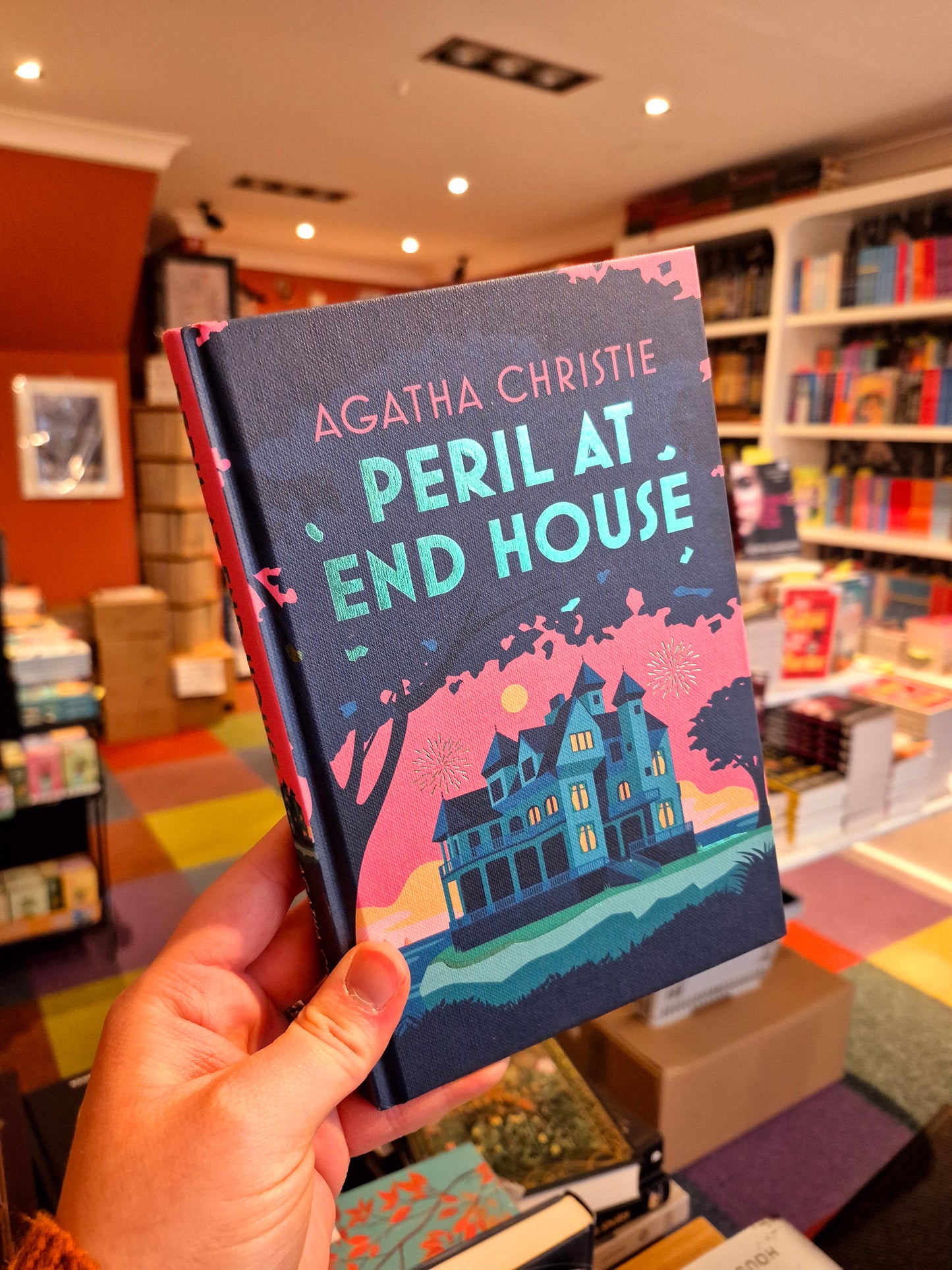Peril at End House - Agatha Christie (Clothbound Edition)