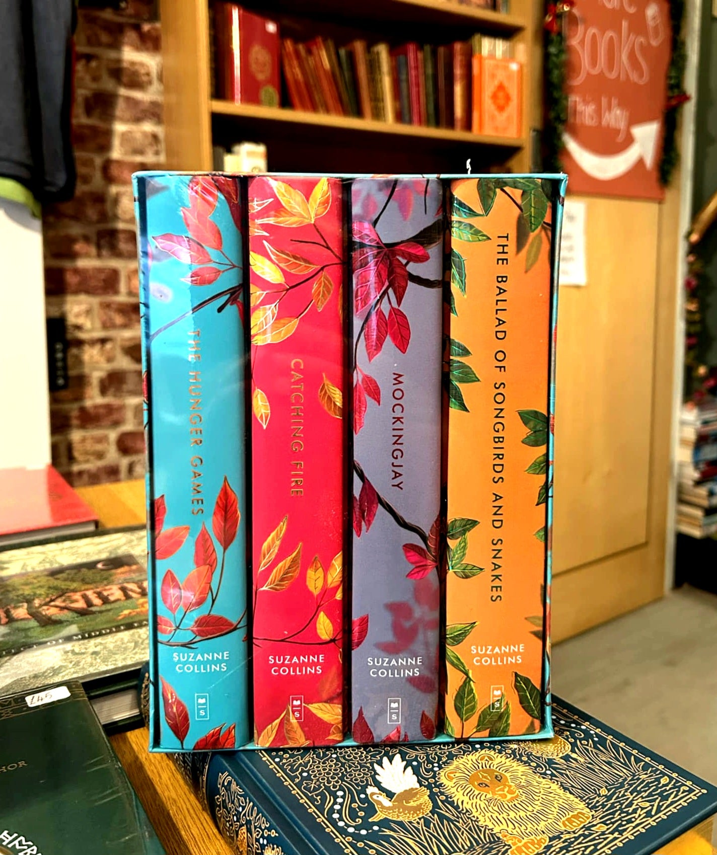 The Hunger Games Complete Deluxe Hardback Box Set - Suzanne Collins