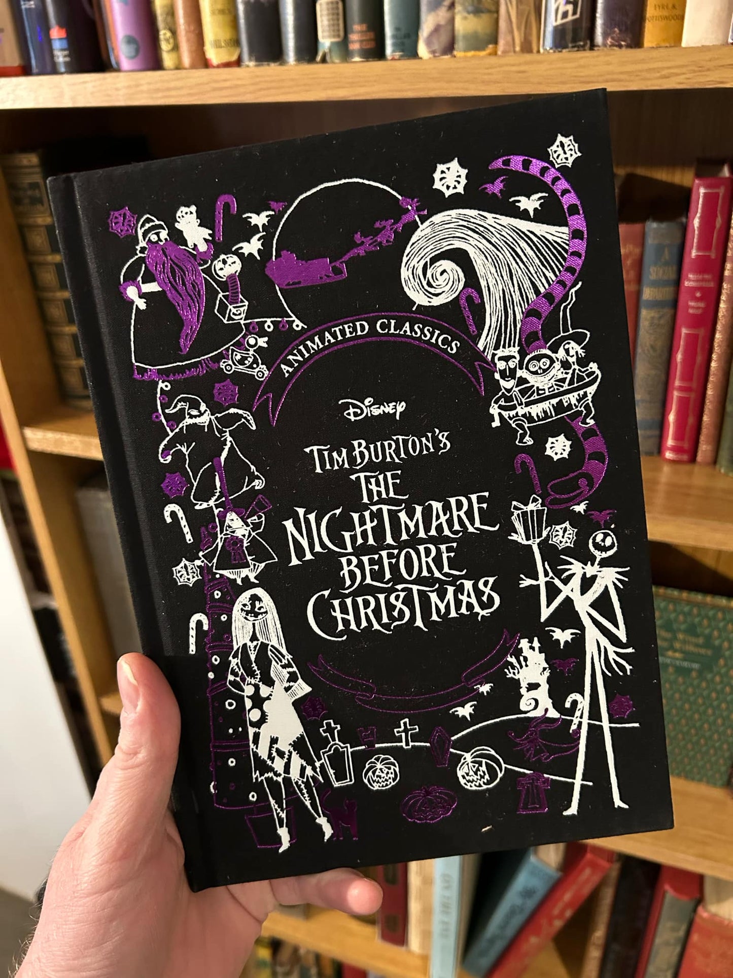 Tim Burton's The Nightmare Before Christmas (Deluxe Hardback Edition)
