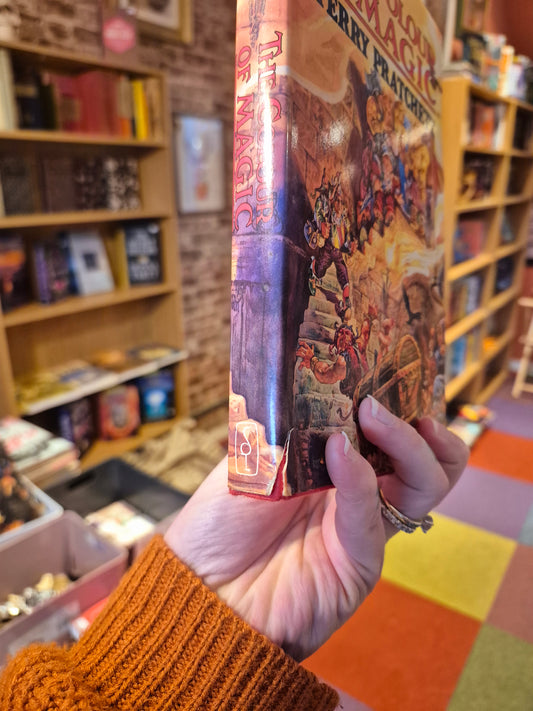 The Colour of Magic - Terry Pratchett (1992, Gollancz)