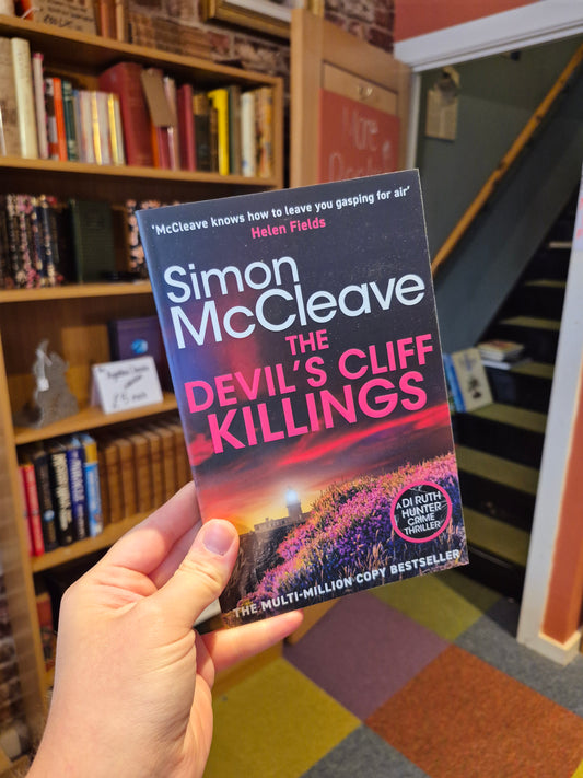 The Devil's Cuff Killings - Simon McCleave
