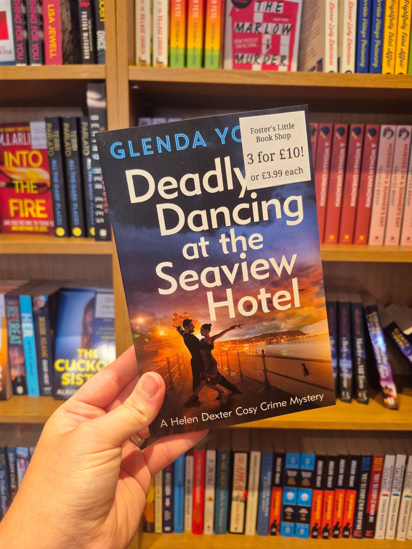 Deadly Dancing at the Seaview Hotel - Glenda Young (Seaview Mysteries Book 4)