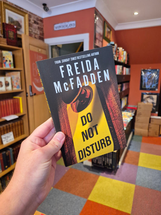 Do Not Disturb - Freida McFadden