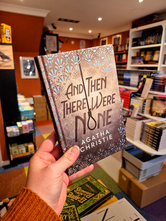 And Then There Were None - Agatha Christie (Clothbound Edition)