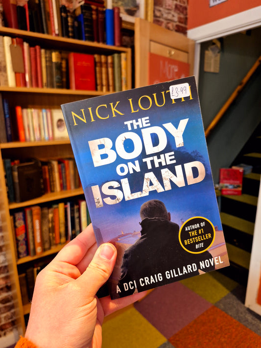 The Body on the Island - Nick Louth