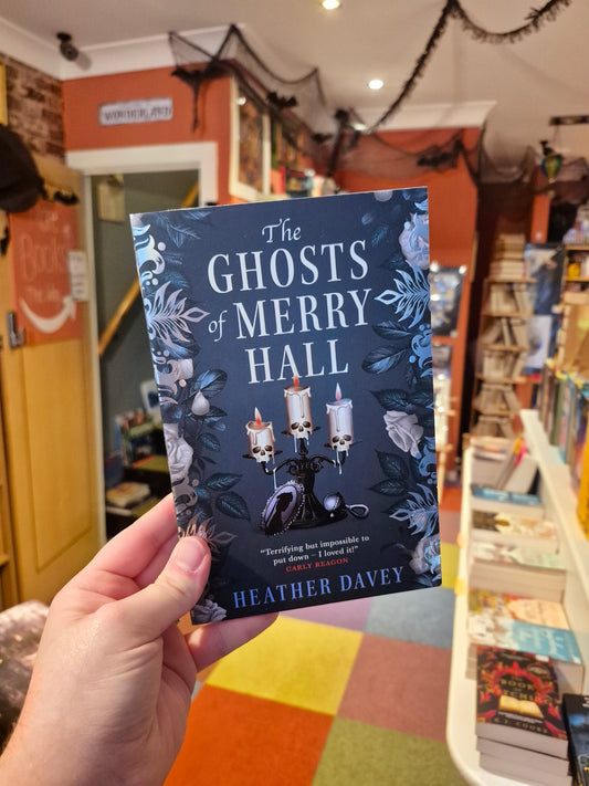 The Ghosts of Merry Hall - Heather Davey