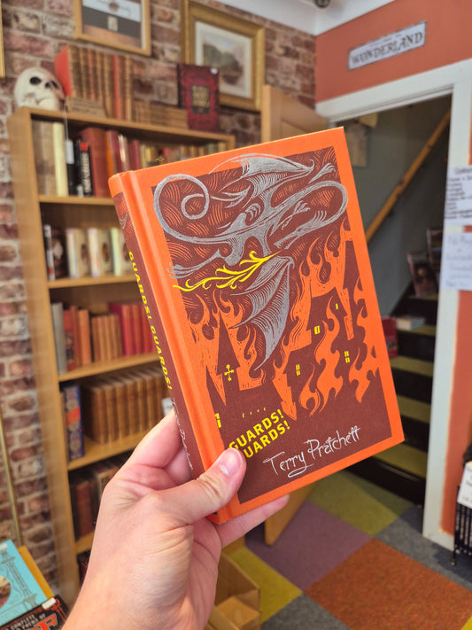 Guards! Guards! - Terry Pratchett
