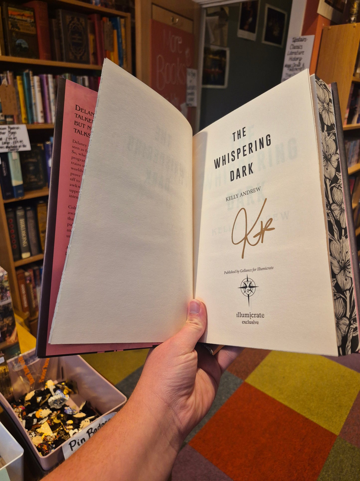 The Whispering Dark - Kelly Andrews (Signed Illumicrate Edition)