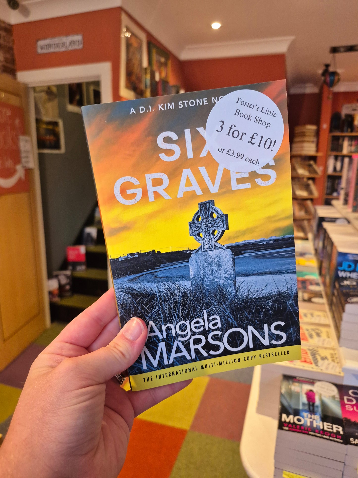 Six Graves - Angela Marsons (DI Kim Stone Book 16)