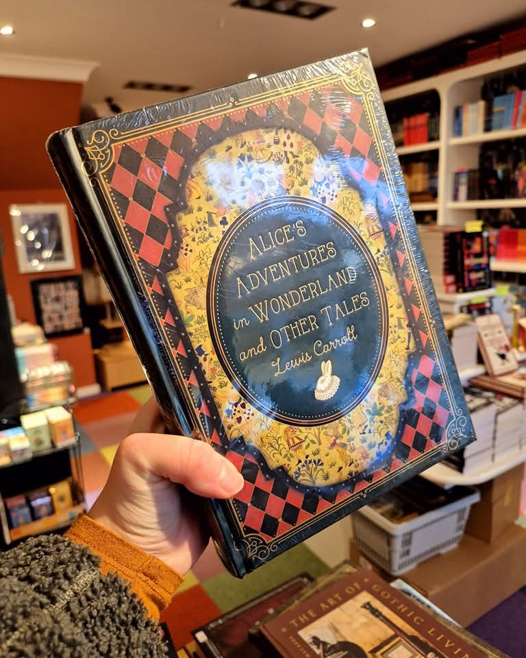 Alice's Adventures in Wonderland and Other Tales - Lewis Carroll