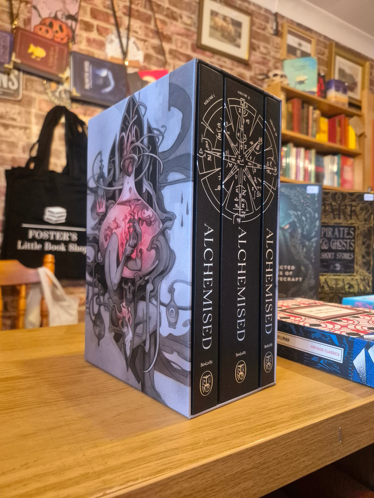 Alchemised - SenLinYu (Deluxe Illustrated Triple Volume Slipcased Edition)