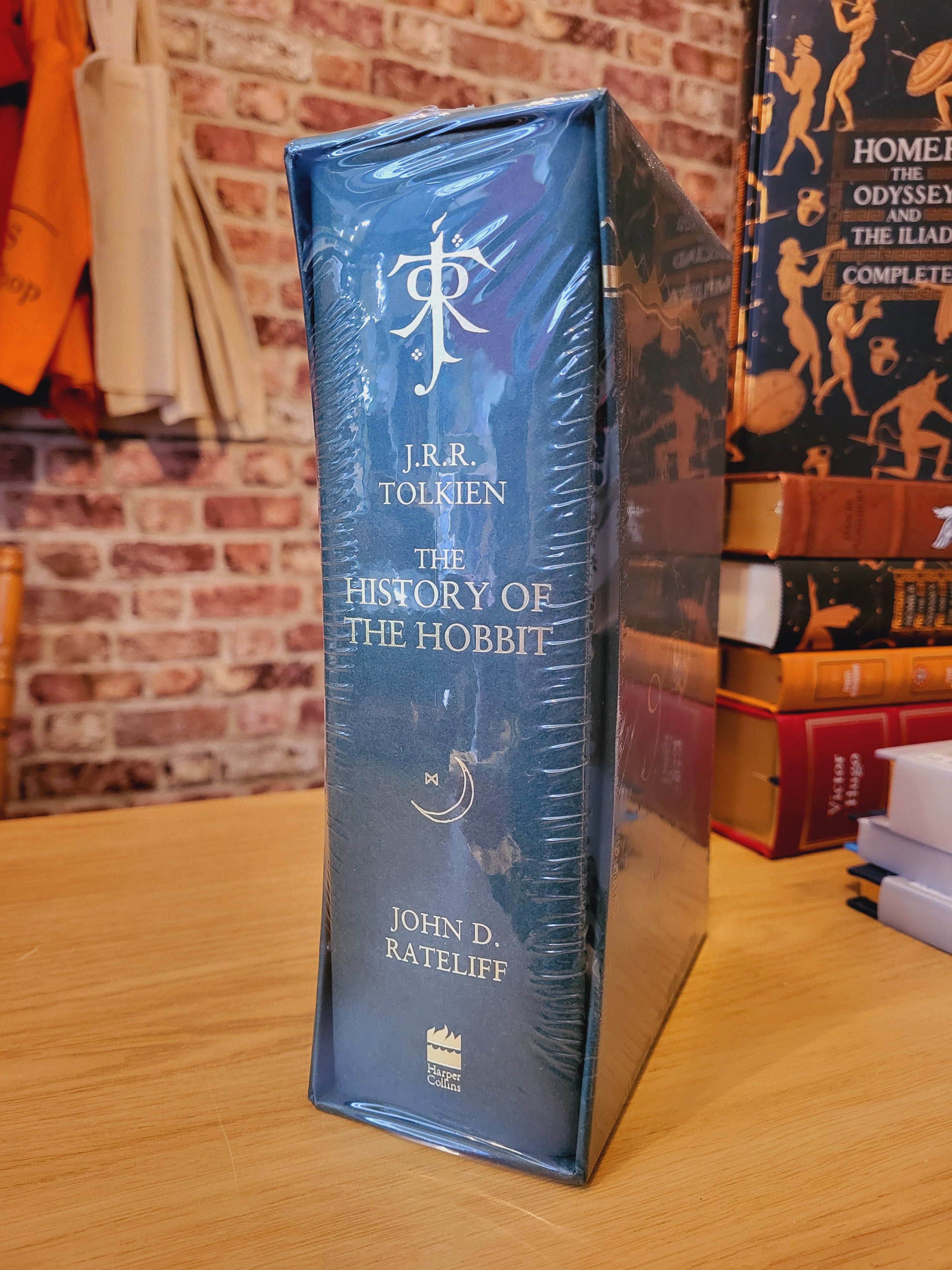 The History of The Hobbit - J.R.R. Tolkien (Deluxe Slipcase Edition ...