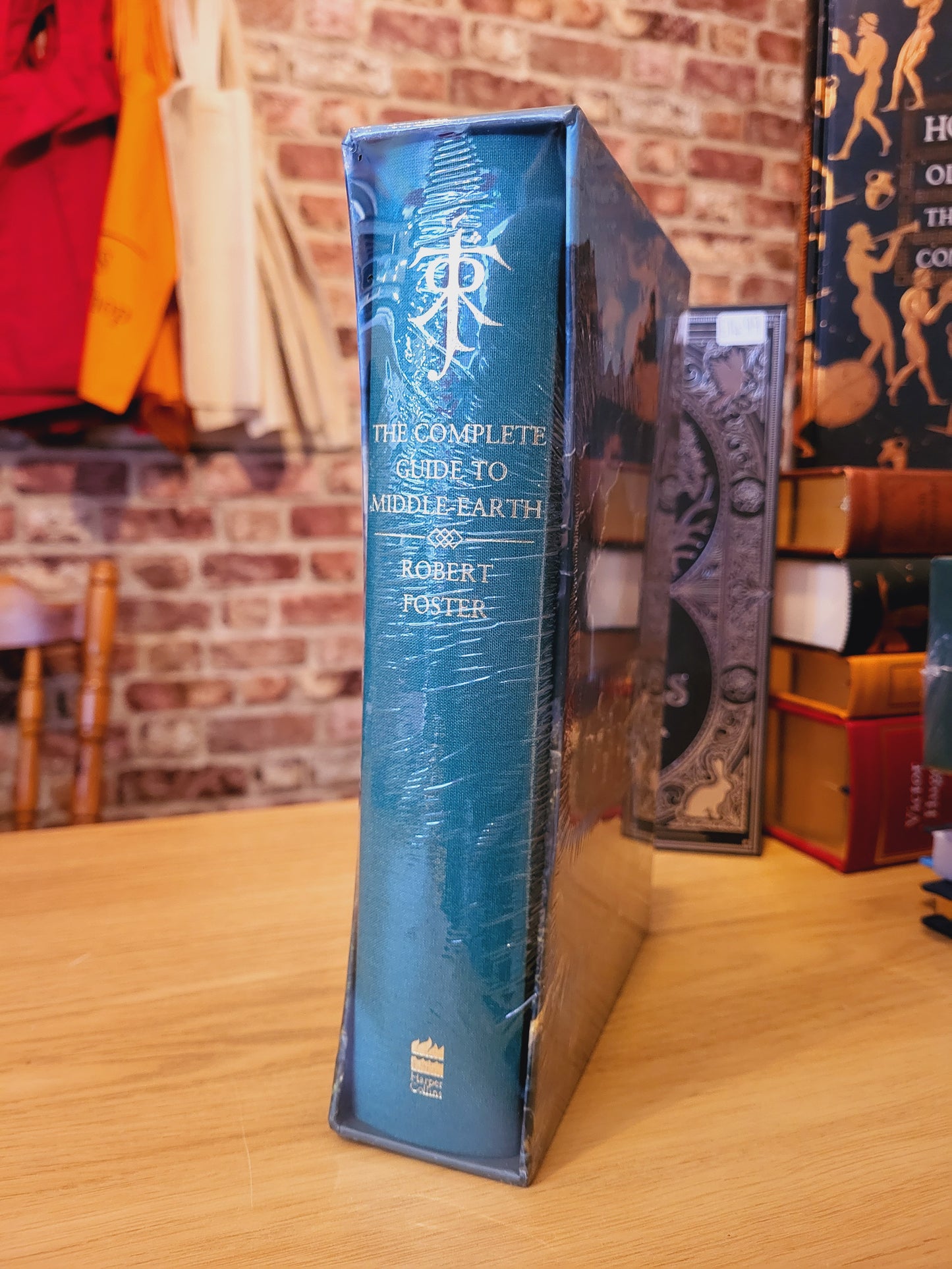 The Complete Guide to Middle Earth - Robert Foster (Deluxe Slipcase Edition)