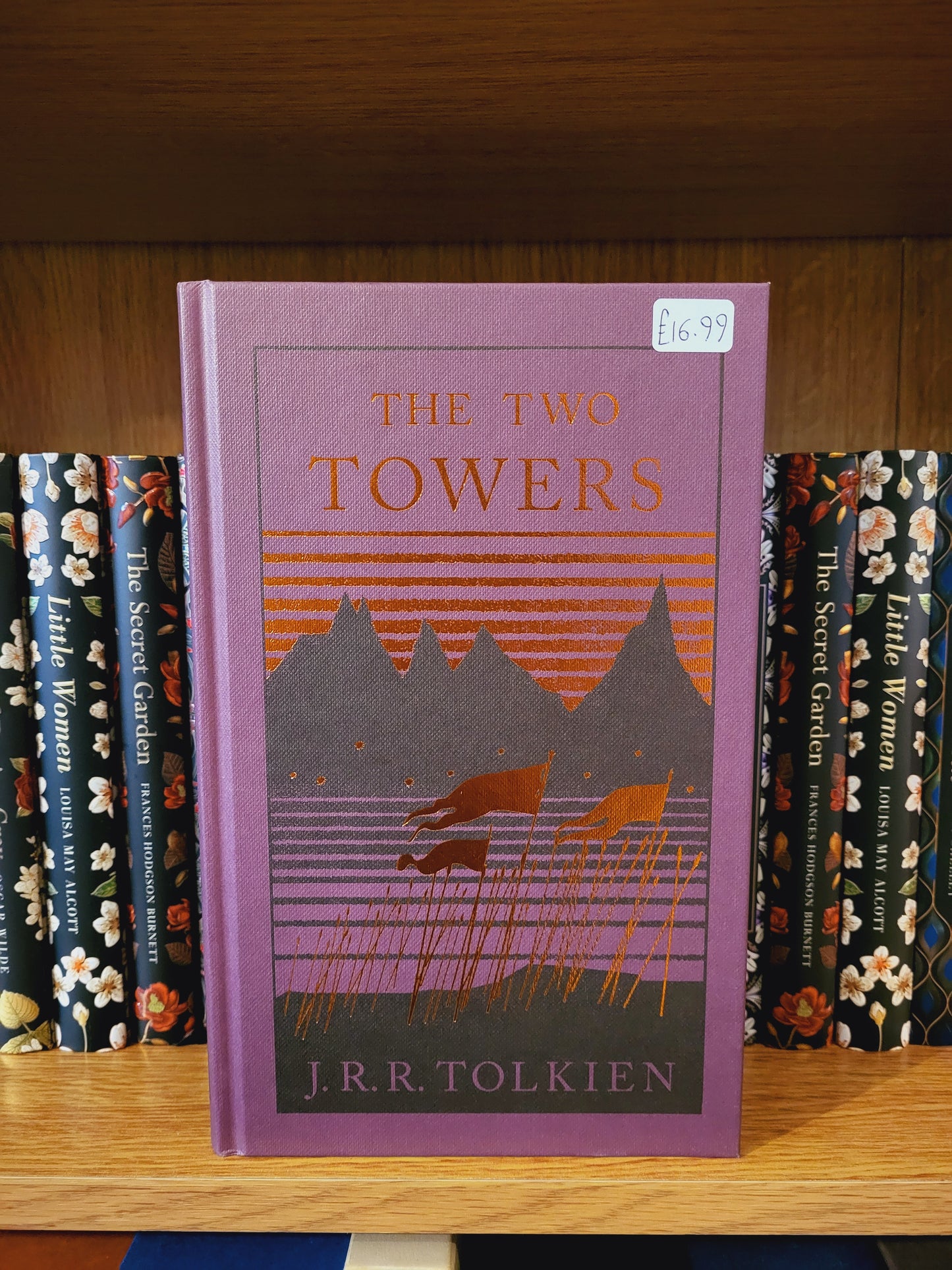 The Two Towers - J.R.R. Tolkien (Clothbound)