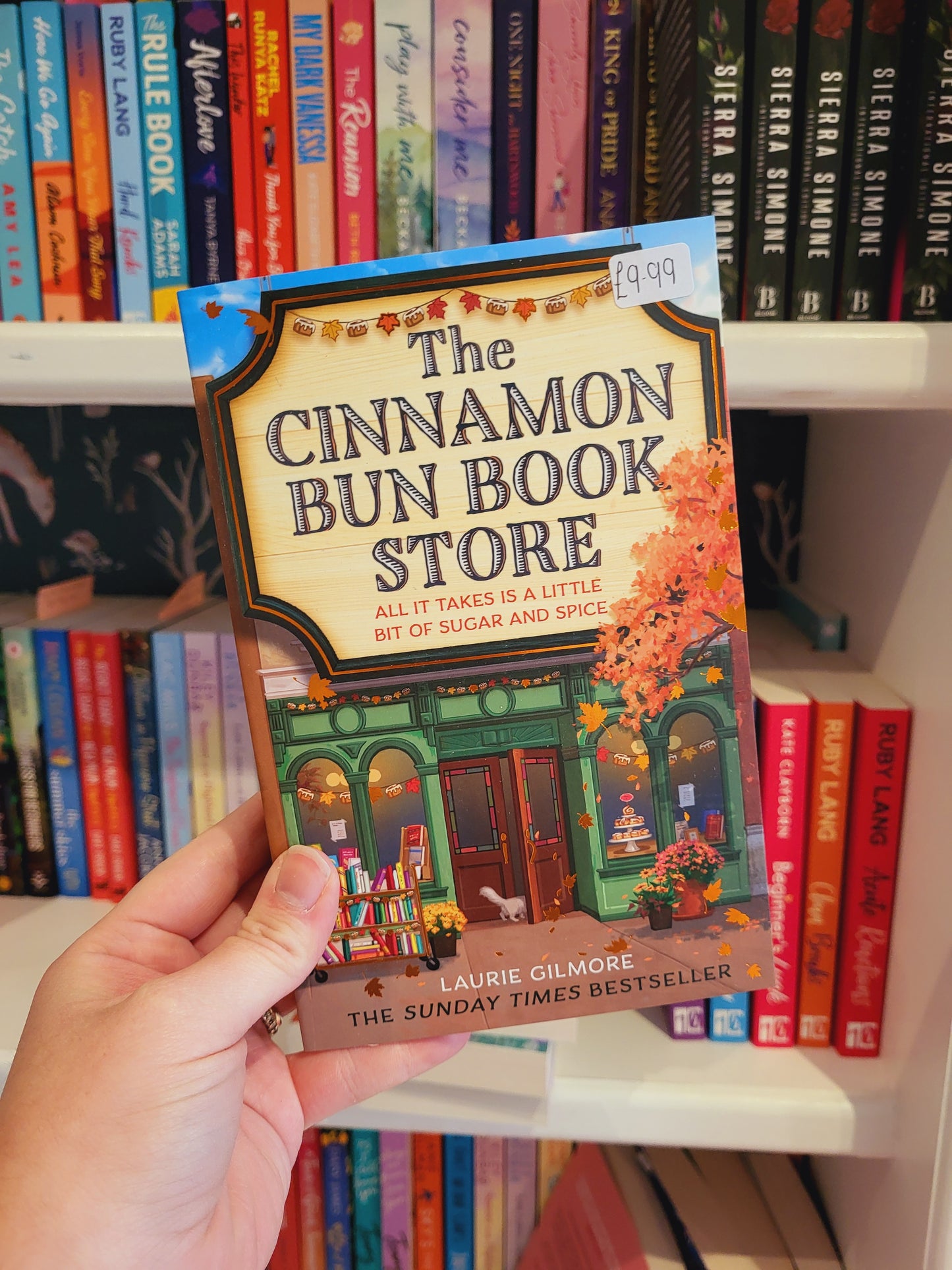 The Cinnamon Bun Book Store - Laurie Gilmore