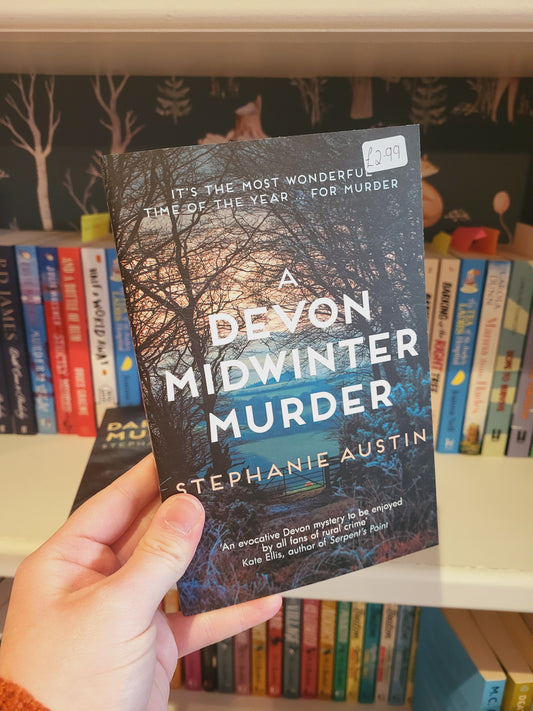 A Devon Midwinter Murder - Stephanie Austin