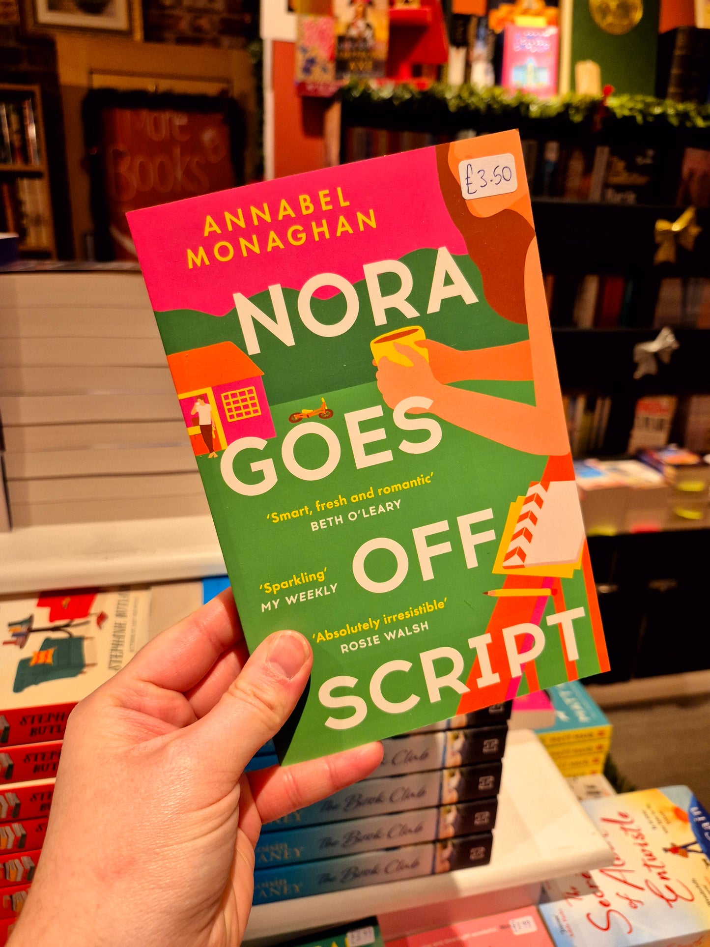 Nora Goes Off Script - Annabel Monaghan