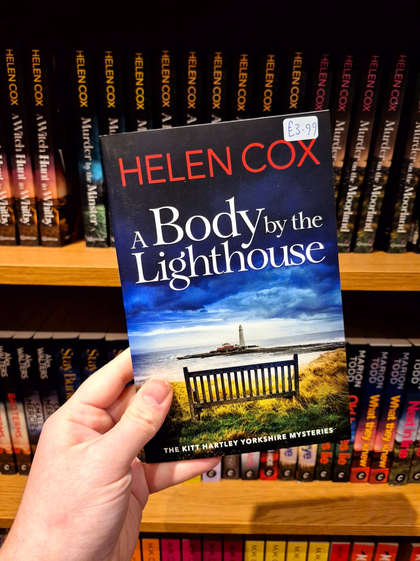 A Body in the Lighthouse - Helen Cox