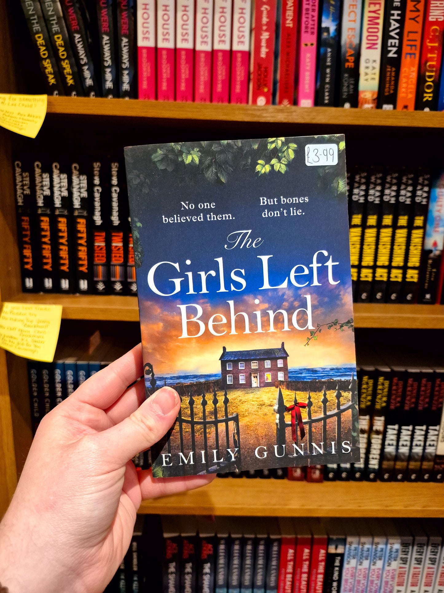 The Girls Left Behind - Emily Gunnis