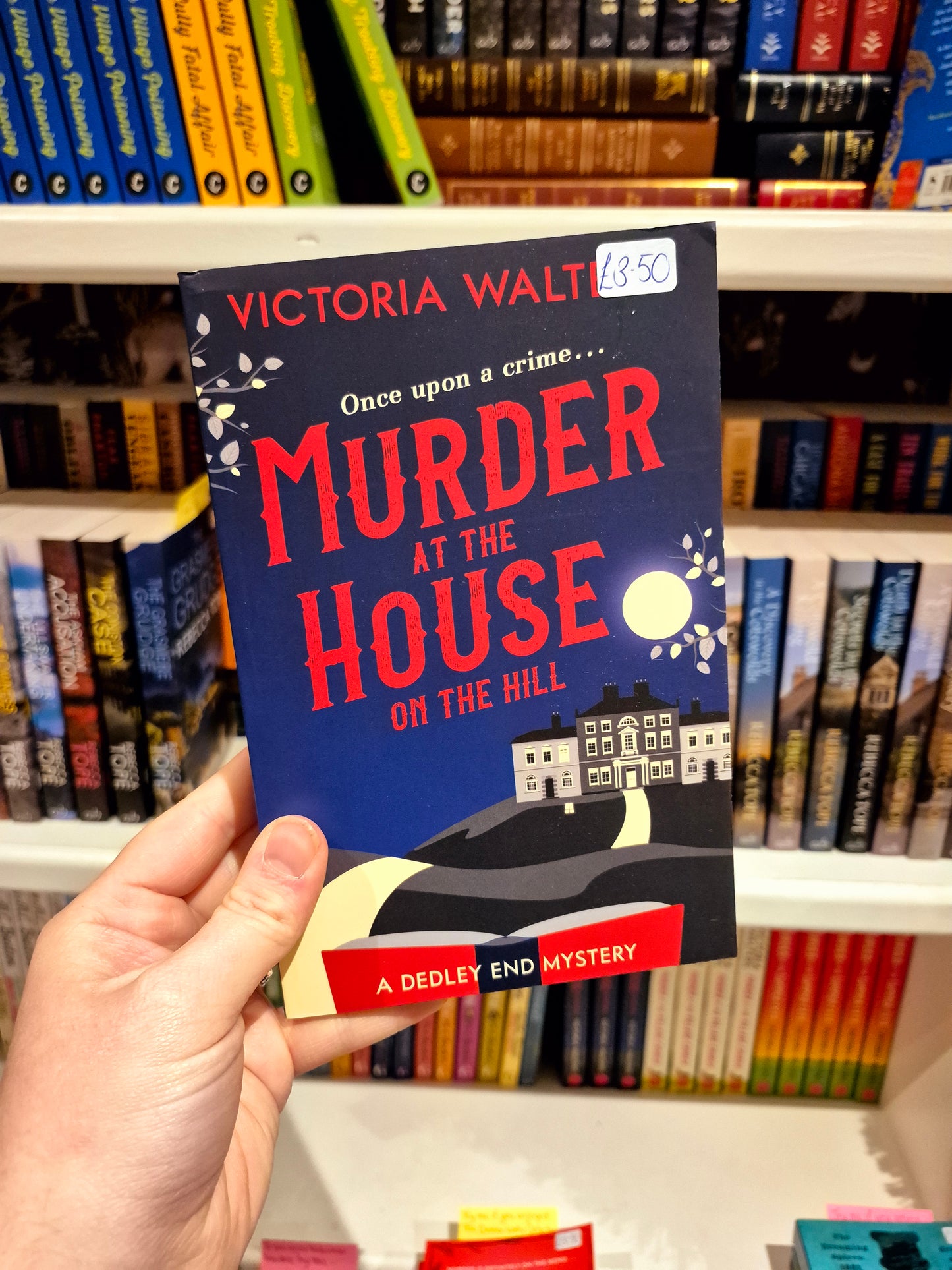 Murder at the House on the Hill - Victoria Walters