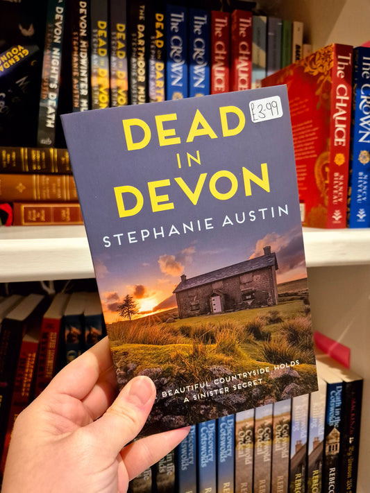 Dead in Devon - Stephanie Austin