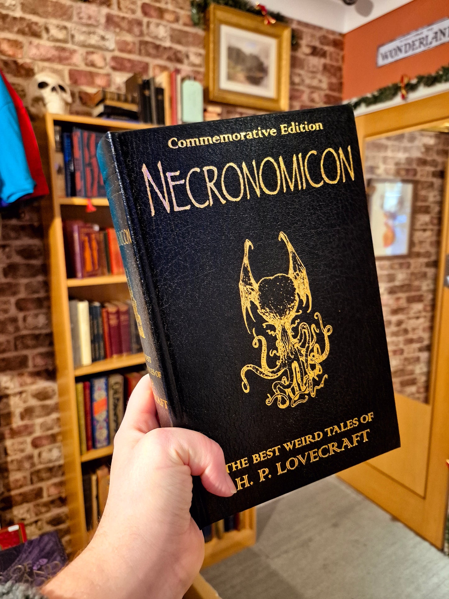 Necronomicon - H.P. Lovecraft (Commemorative Leatherbound Edition)