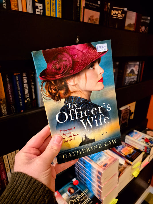 The Officer's Wife - Catherine Law