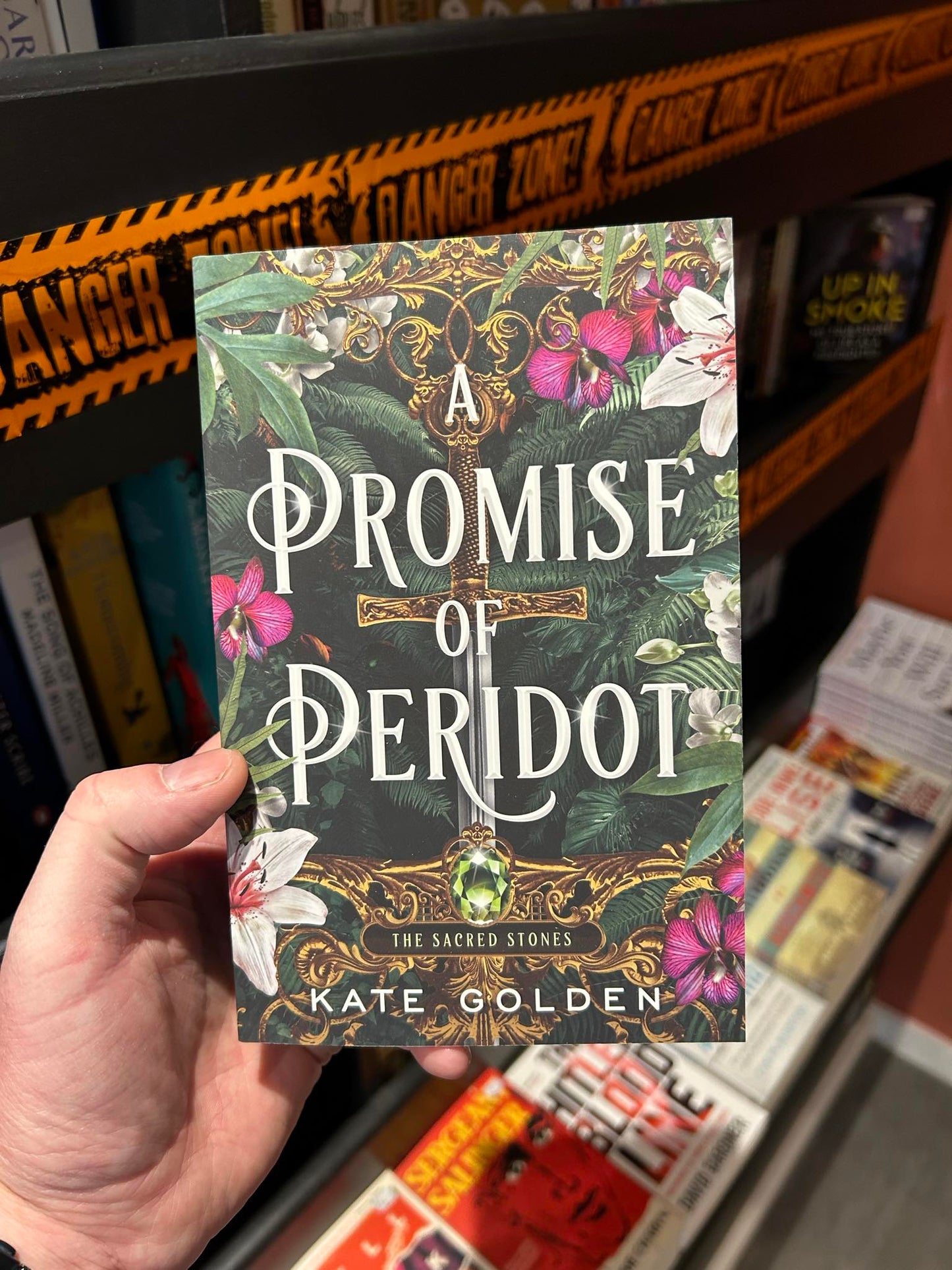 A Promise of Peridot - Kate Golden