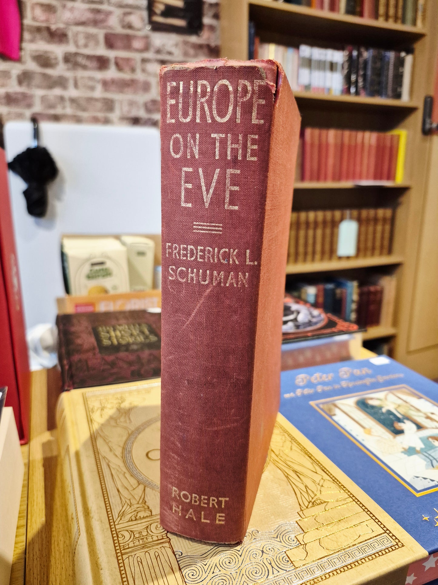 Europe on the Eve: The Crises of Diplomacy 1933-1939 - Frederick L. Schuman (Robert Hale Ltd 1939)