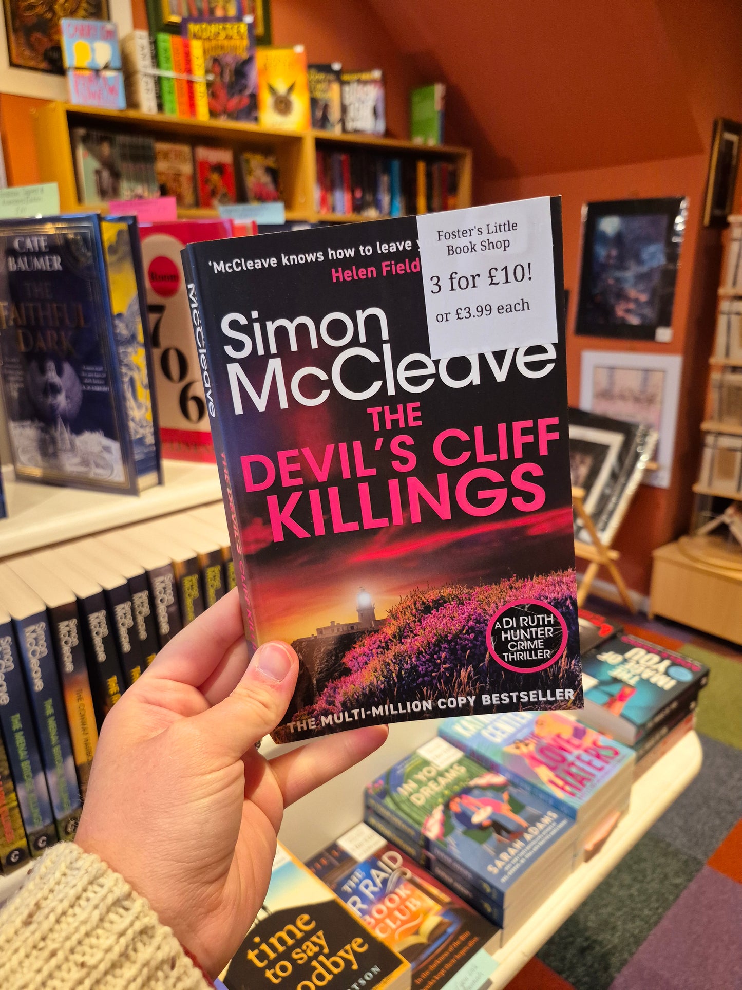 The Devil's Cuff Killings - Simon McCleave (Book 4)