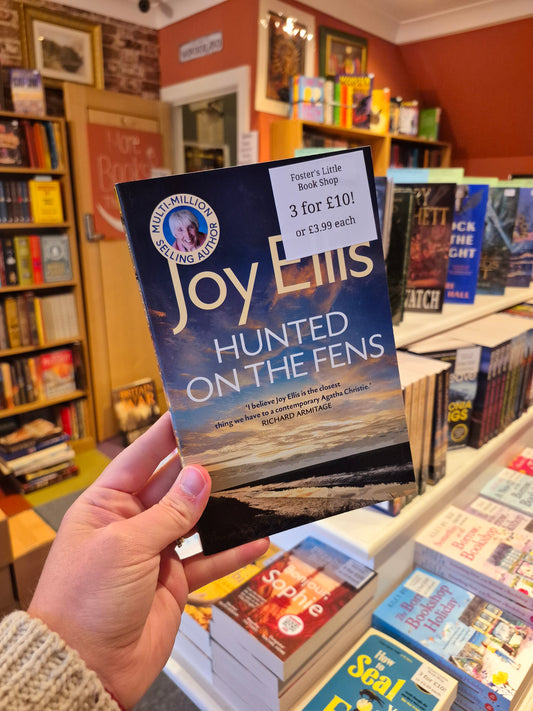 Hunted on the Fens - Joy Ellis (Book 3)