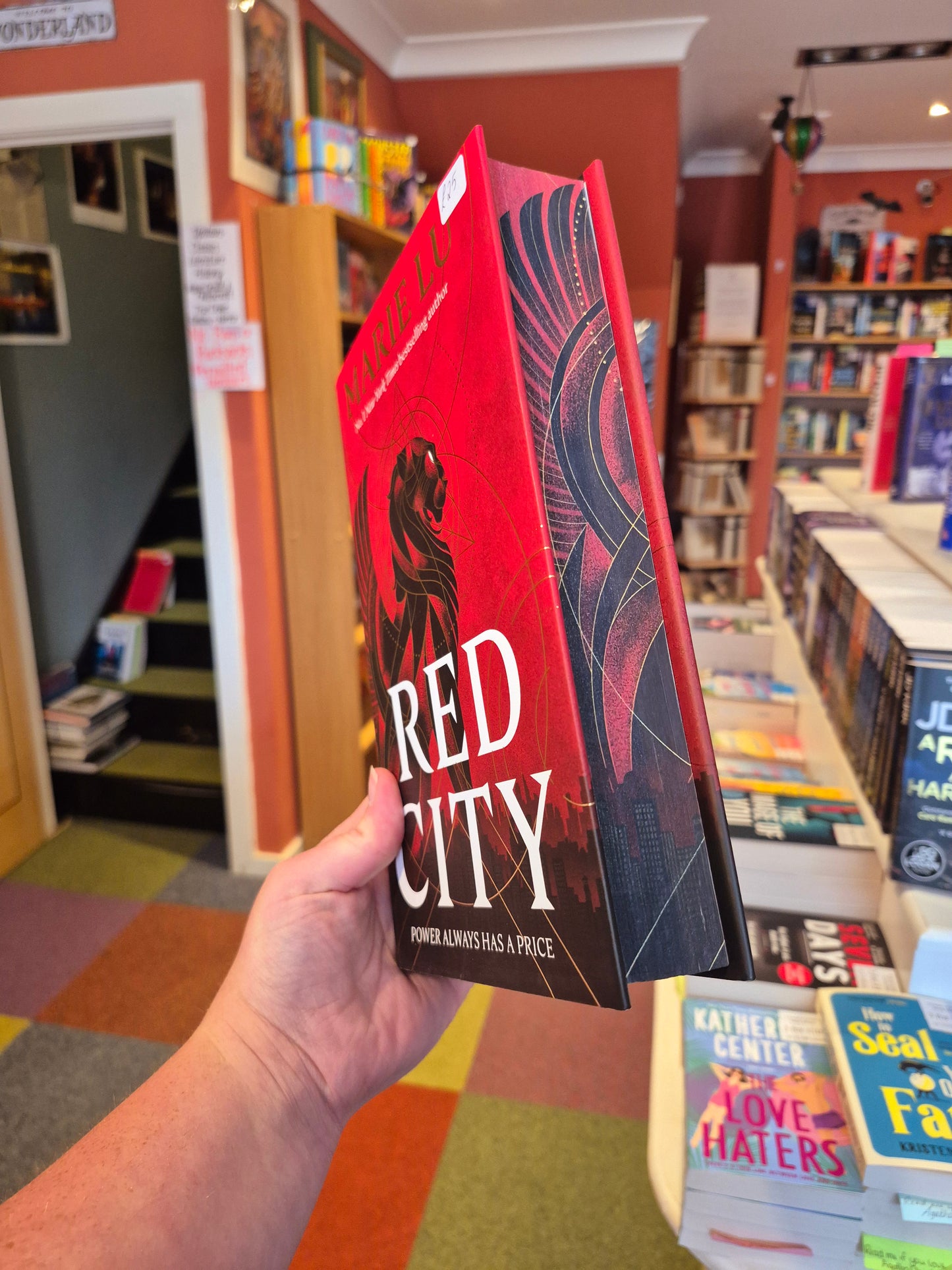 Red City - Marie Lu (Exclusive Signed & Sprayed Edge Hardback Edition)