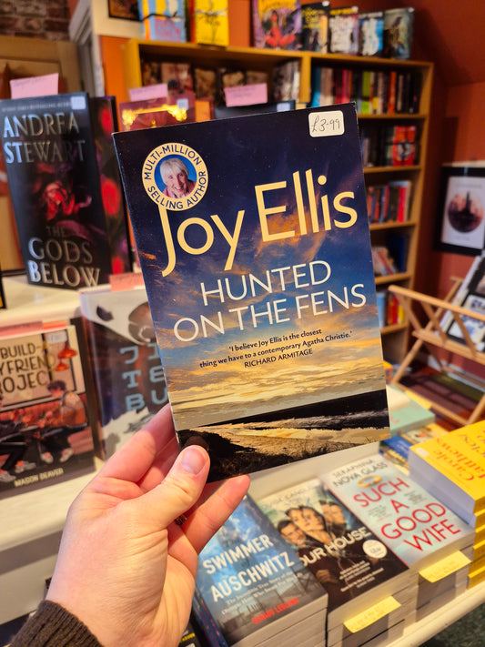 Hunted on the Fens - Joy Ellis