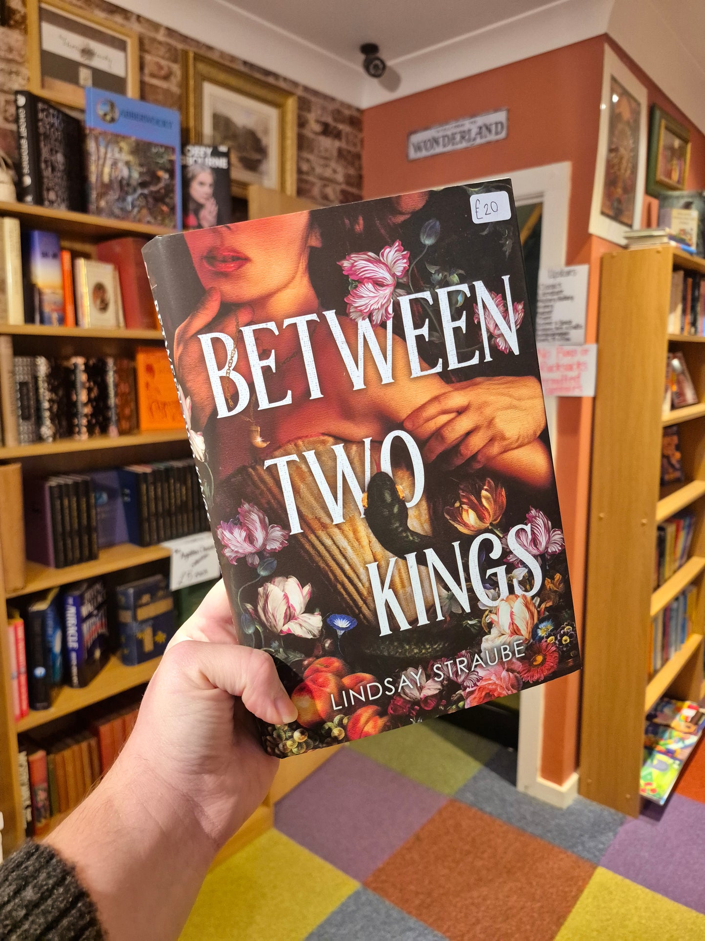 Between Two Kings - Lindsay Straube