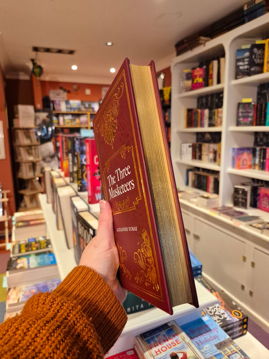 The Three Musketeers - Alexandre Dumas (Leatherbound Edition)