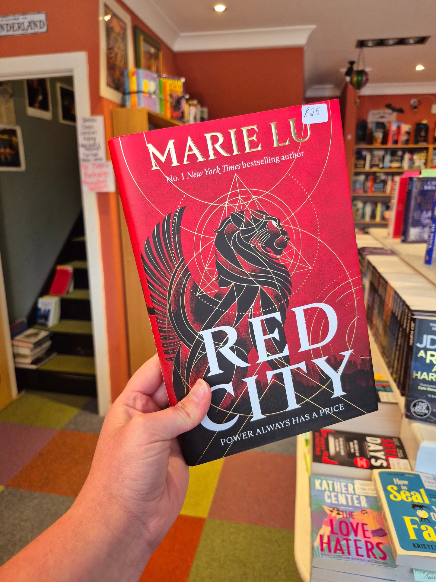 Red City - Marie Lu (Exclusive Signed & Sprayed Edge Hardback Edition)