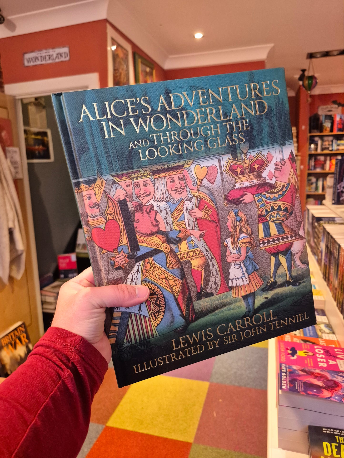 Alice's Adventures in Wonderland & Through the Looking Glass - Lewis Carroll (Epic Classics Collection)