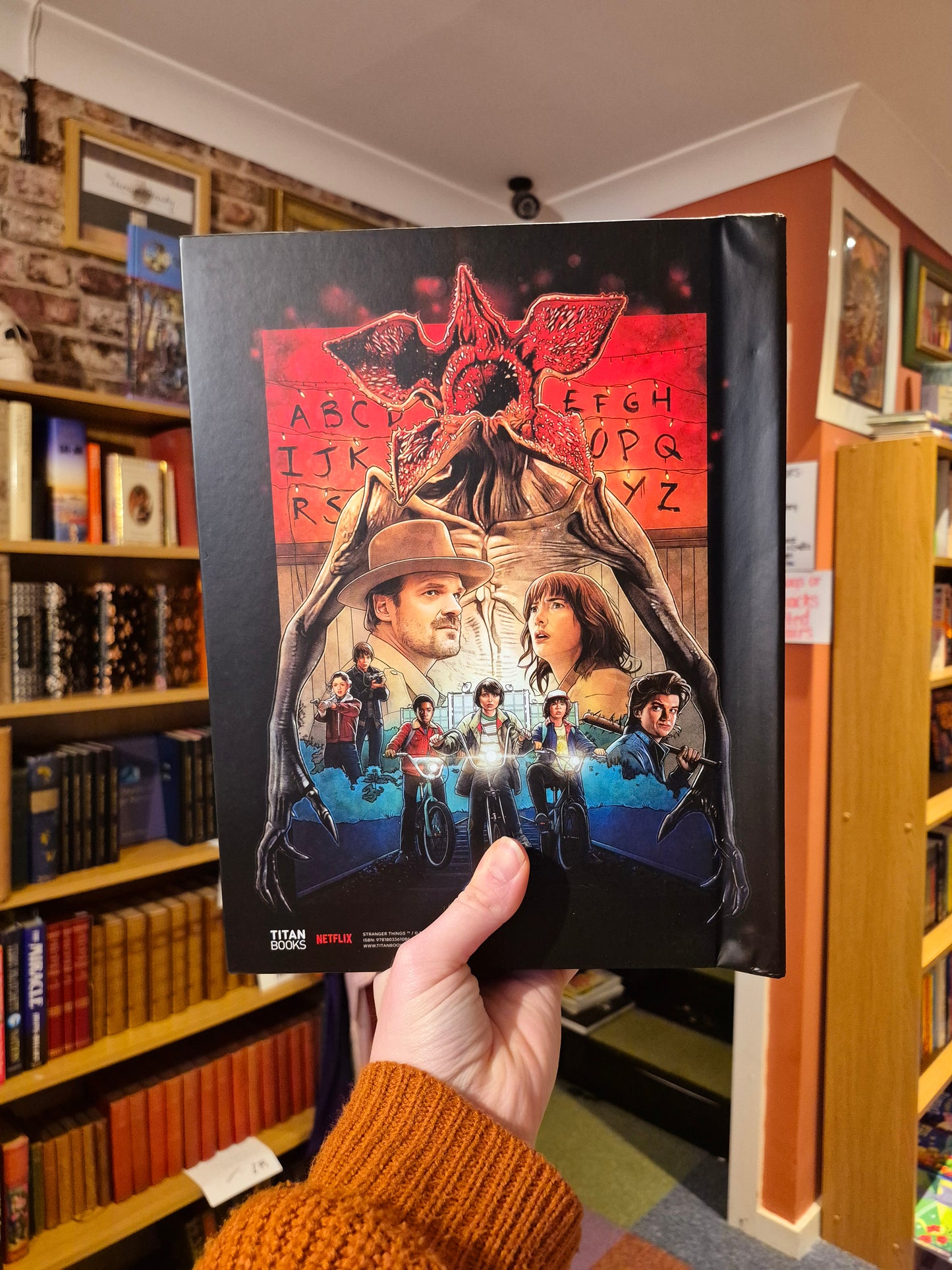 Stranger Things: The Ultimate Pop Up Book!