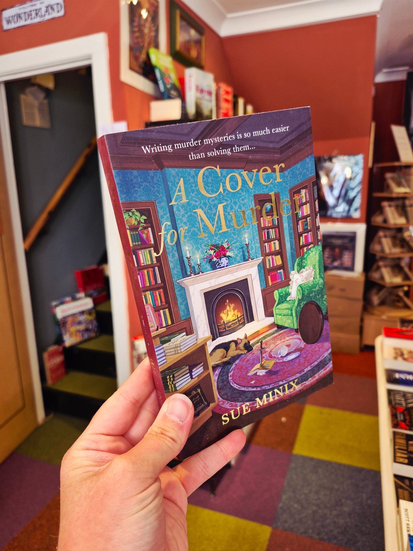 A Cover for Murder - Sue Minix