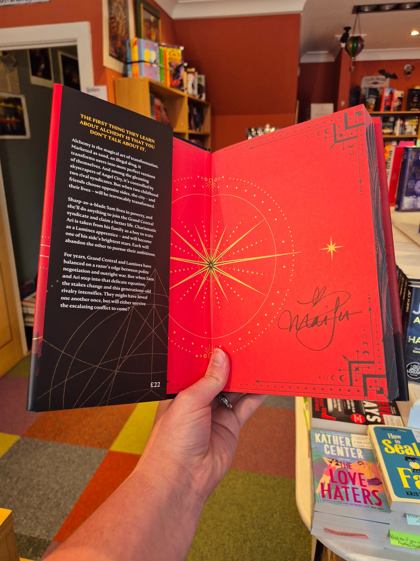 Red City - Marie Lu (Exclusive Signed & Sprayed Edge Hardback Edition)